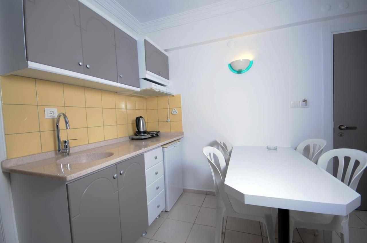 Club Kocer Apartments Мармарис Экстерьер фото